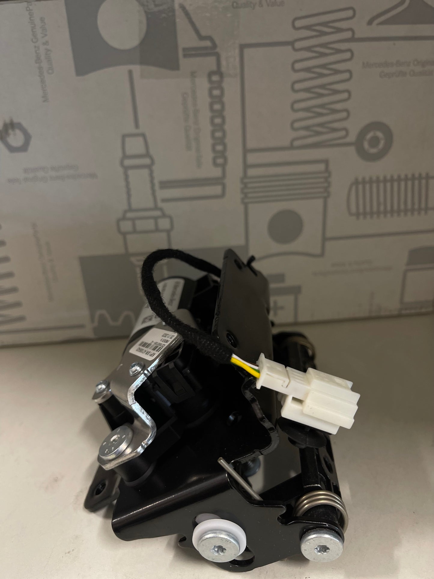Folding Device - Mercedes-Benz - 223 970 34 00 28